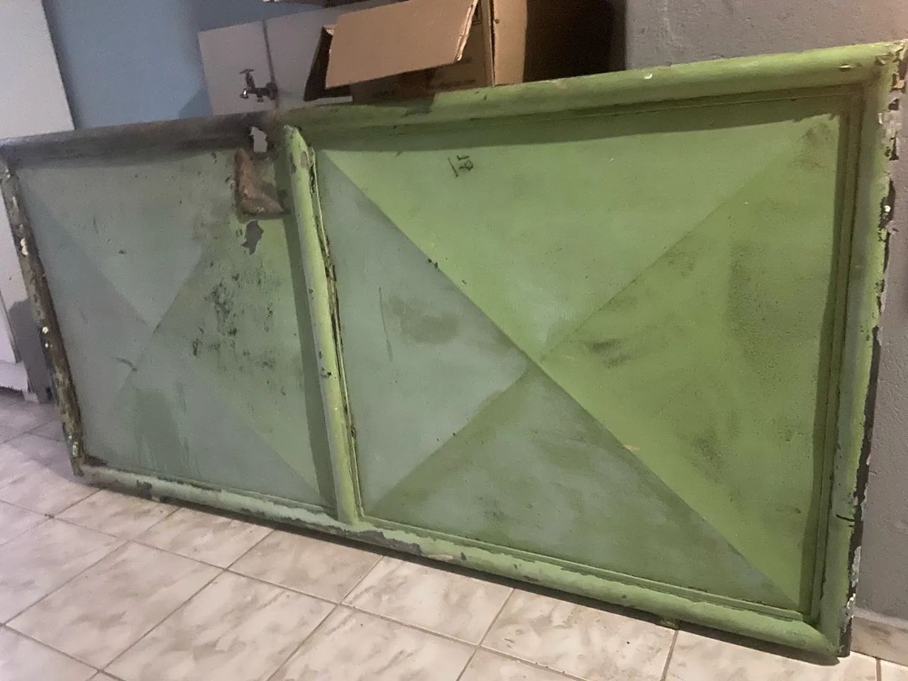 Portão de ferro reforçado