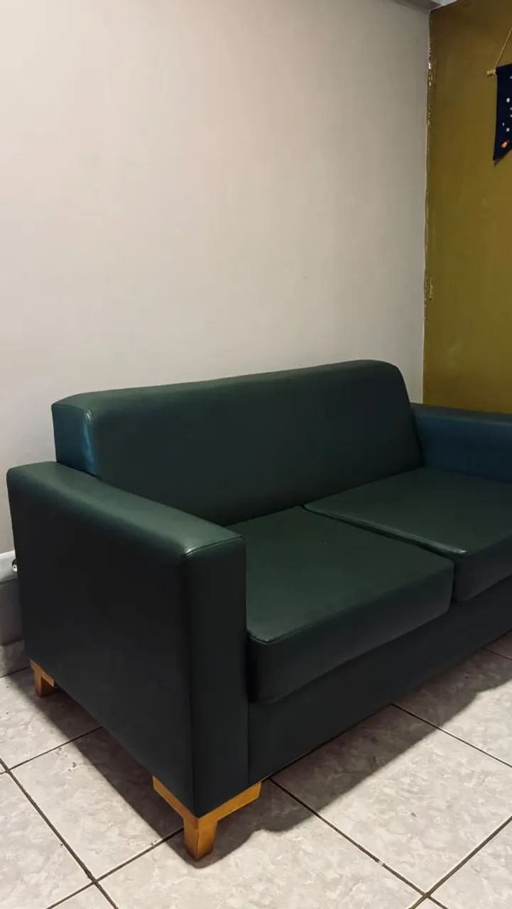 Vendo sofá verde militar em ótimo estado!