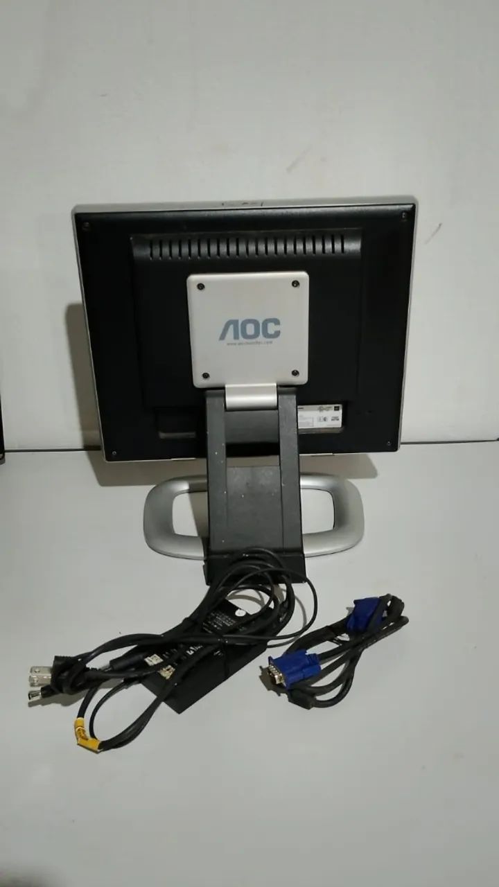 AOC 17-INCH LCD MONITOR415076727590103042