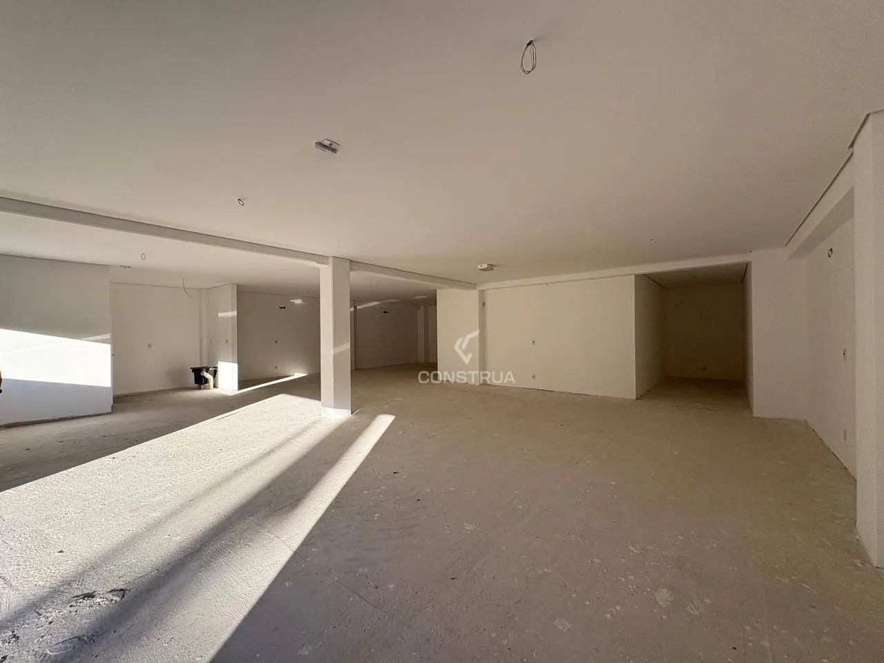 SALA COMERCIAL PARA LOCAÇÃO NA AVENIDA ÂNGELO SIMÕES EM CAMPINAS/SP