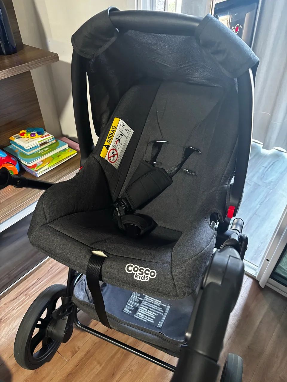 Carrinho de Bebê com bebê conforto e base  - Foto 3