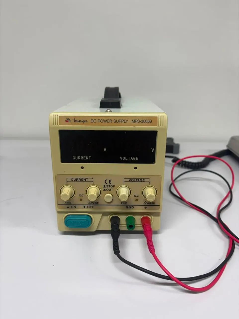 Fonte de Bancada Minipa MPS-3005B 0-30V 0-5A Digital - Eletronica