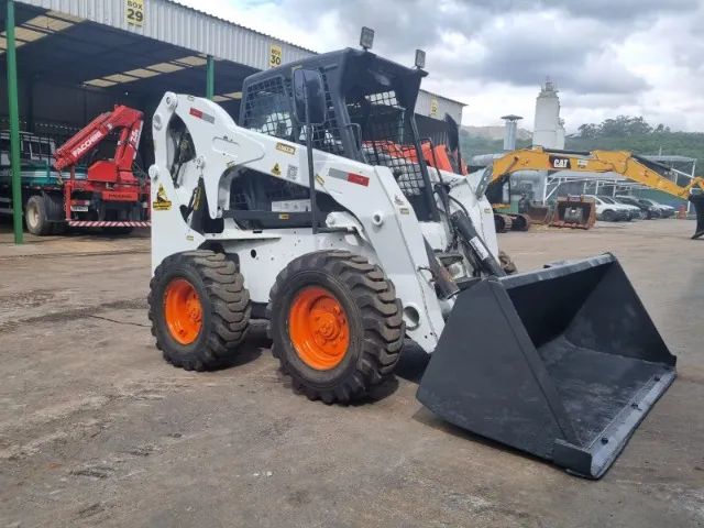 Mini Carregadeira Bobcat S300 - 2010