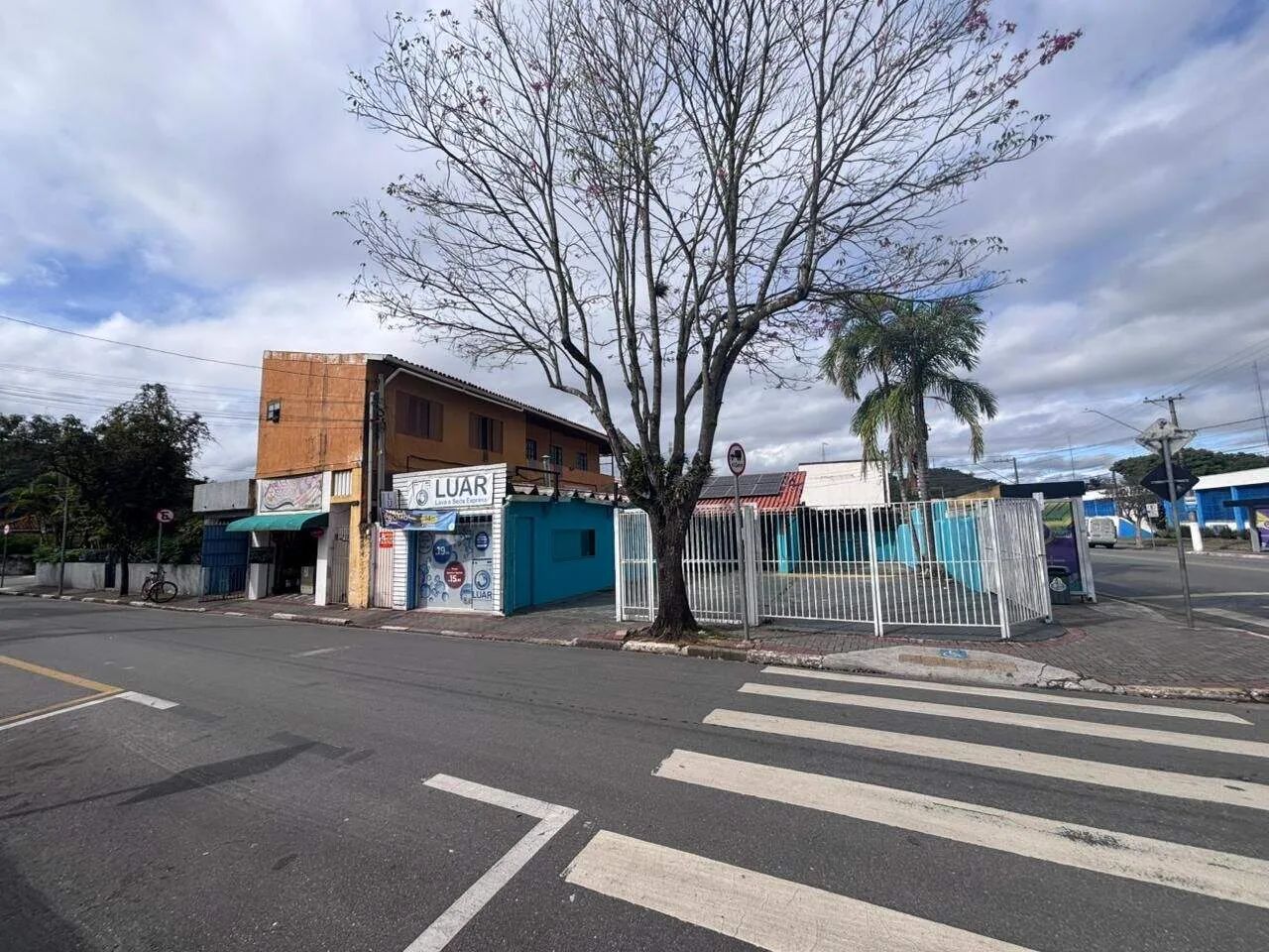 Ponto comercial para locação no Centro, cidade de Guararema/SP
