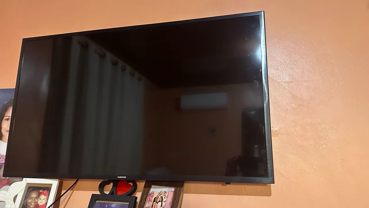 Televisão de 43 polegadas smart