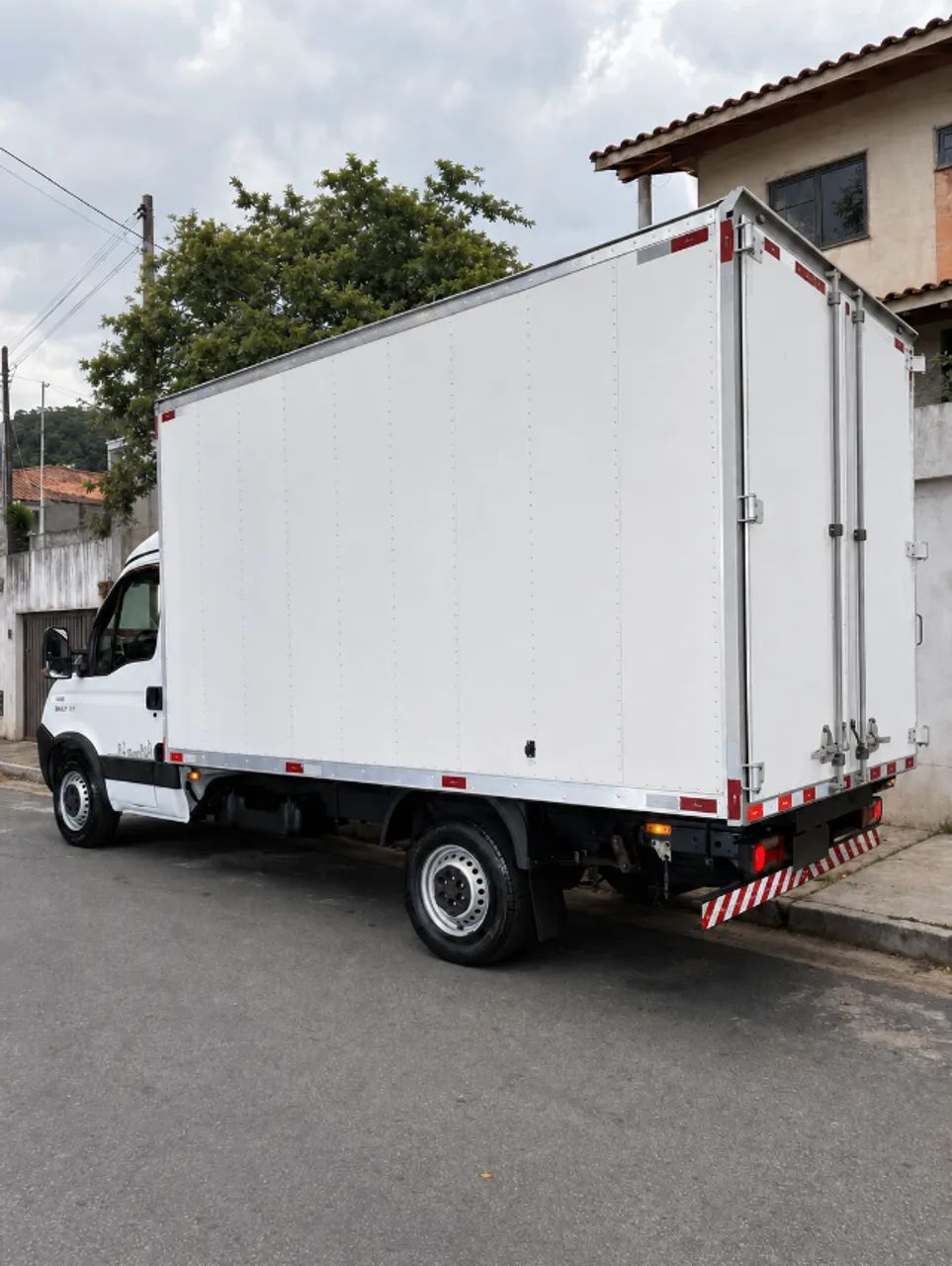 Iveco Daily 35s14 3.0 16V Turbo Diesel Mec. 2020 - Foto 4