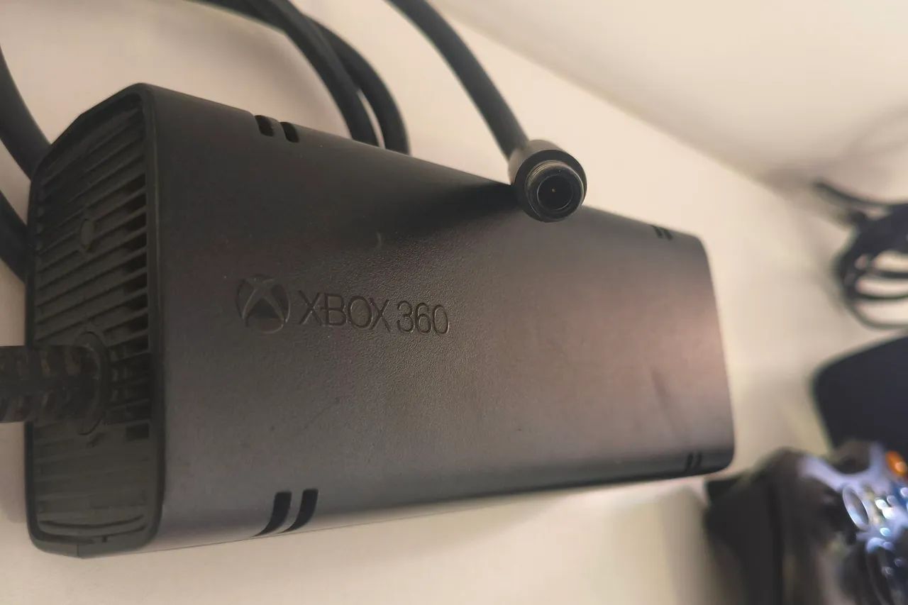 Xbox 360 E (com defeito) - Foto 3