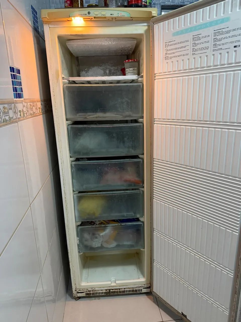 FREEZER VERTICAL USADO - ELECTROLUX  - Foto 2