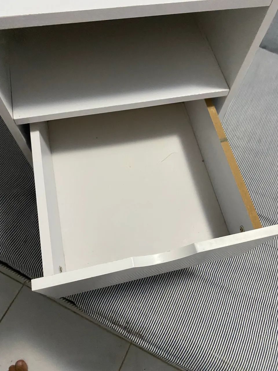 Mesa de Cabeceira novinha - Foto 4