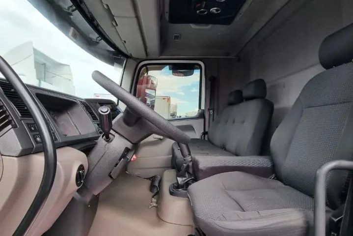 Volkswagen 24280 Baú 2018.  - Foto 9