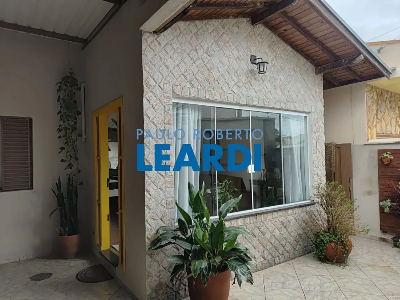 CASA SOBREPOSTA - VILA CAIO JUNQUEIRA - MG