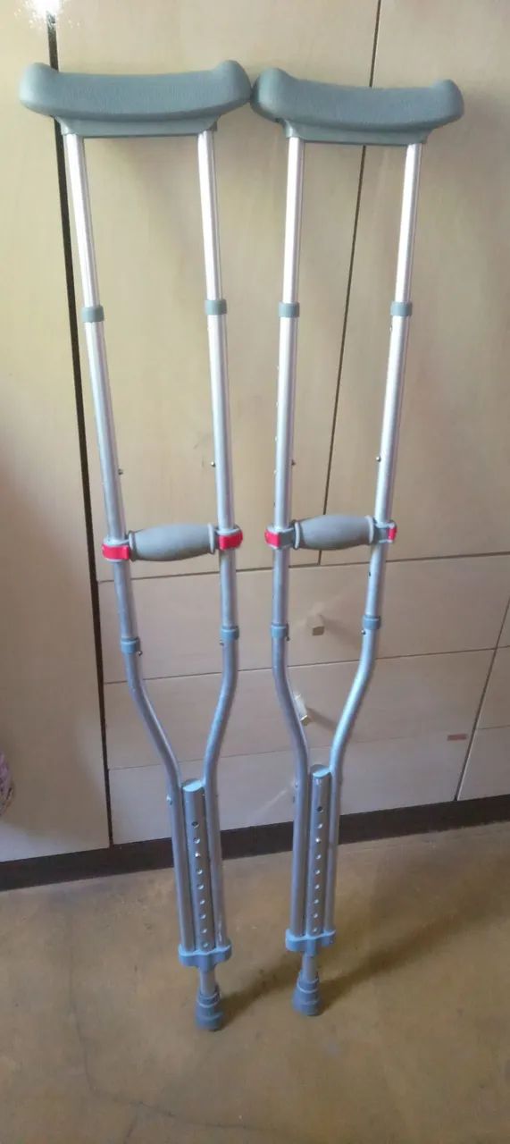 Muletas semi novas 
