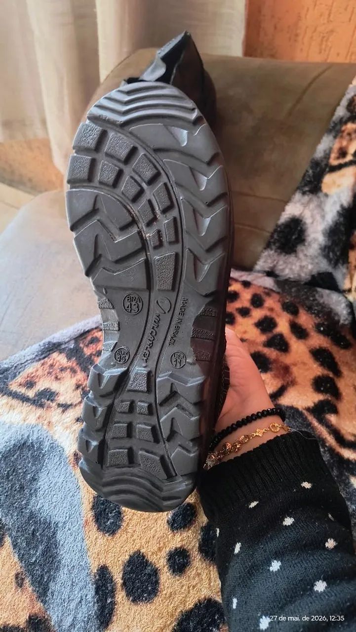 Bota de segurança tamanho 43  - Foto 3