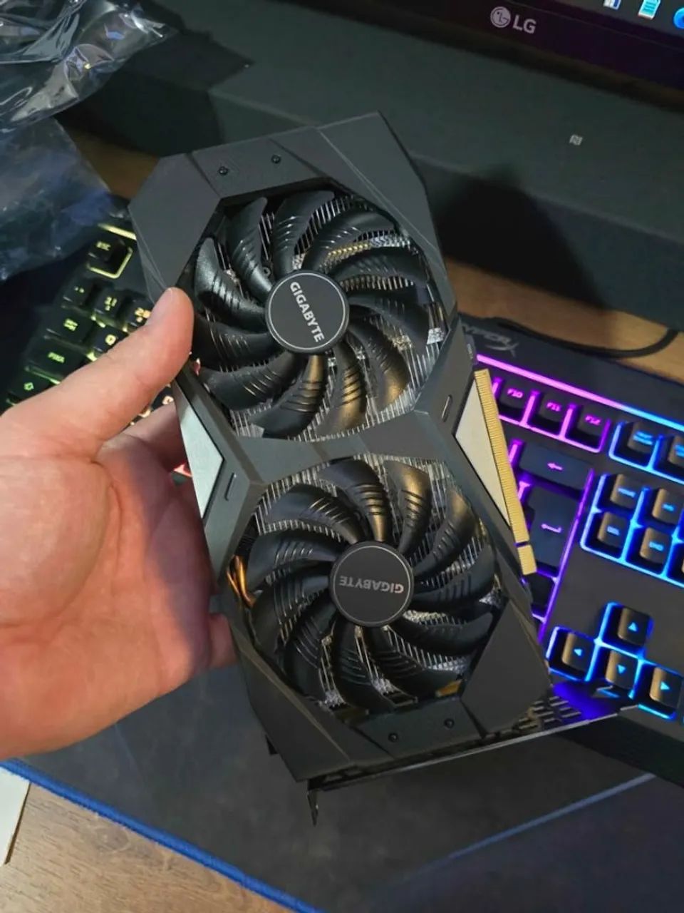 GTX 1660 SUPER 6GB VRAM - Foto 2