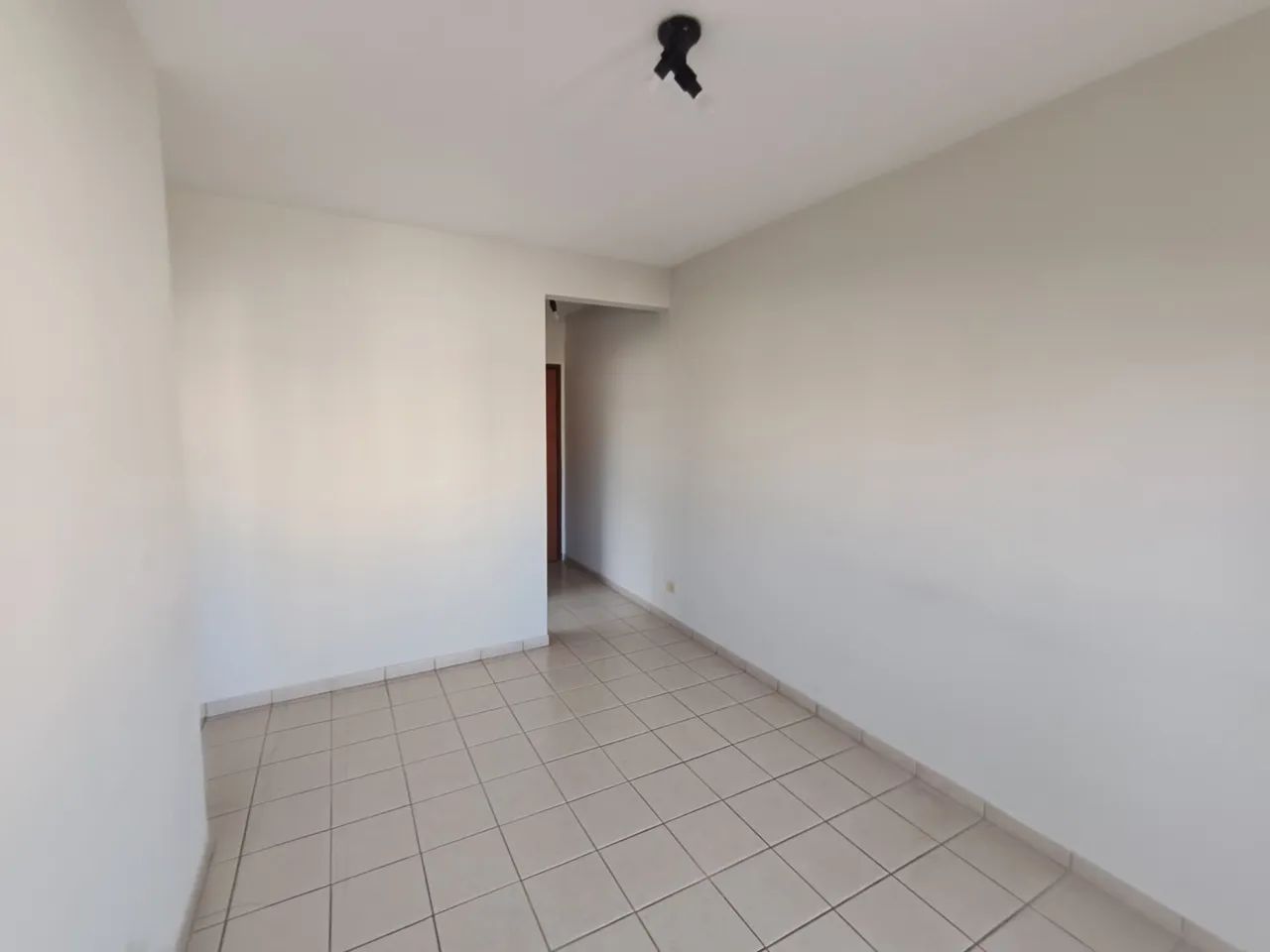 Apartamento para alugar no Edifício Castello Forte, Centro de Londrina - Foto 2