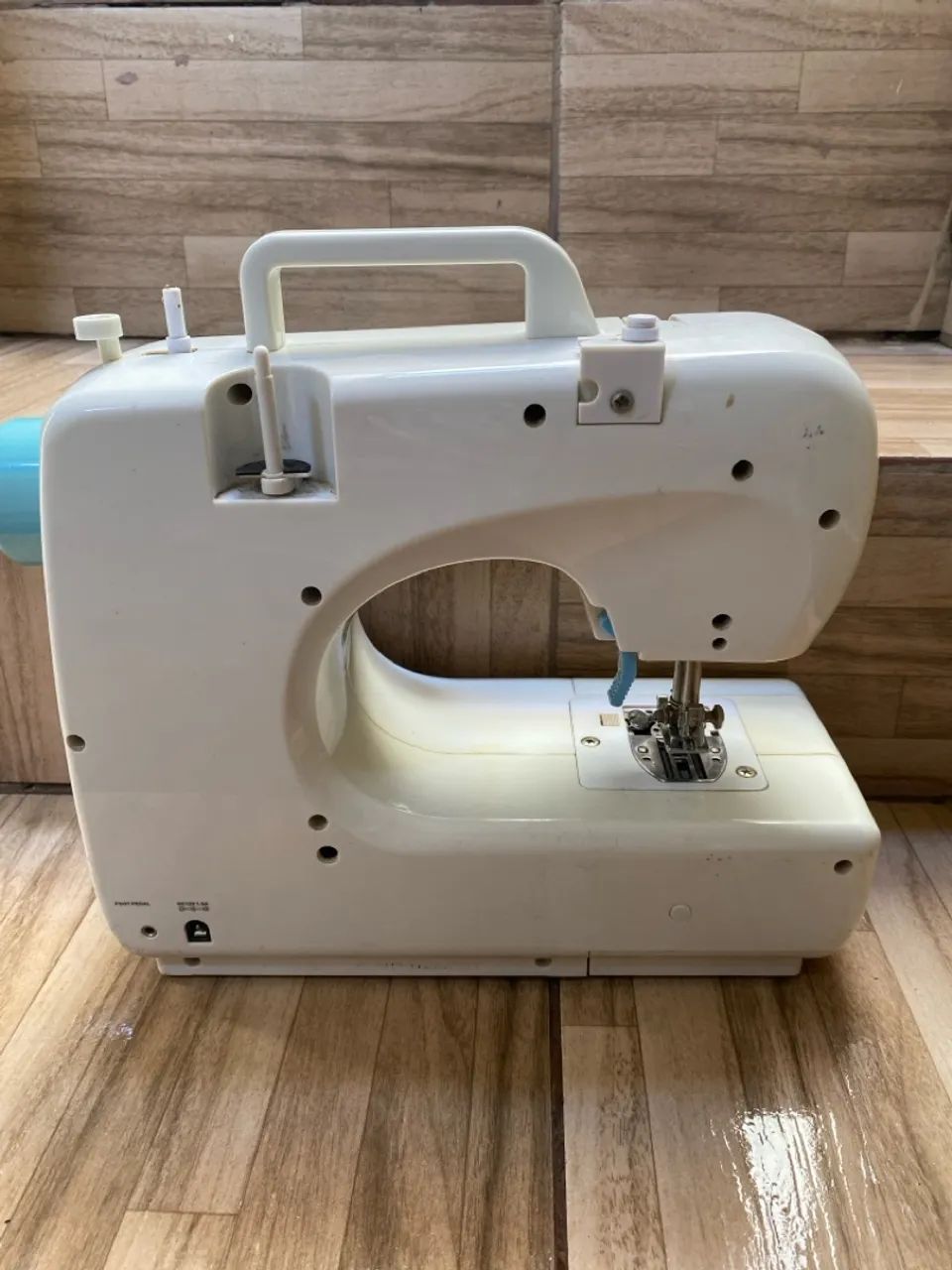 Máquina de costura  - Foto 3