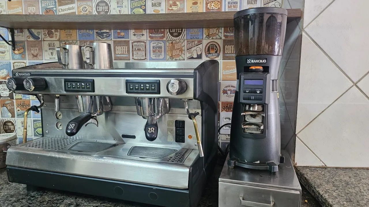 Máquina de café profissional Rancilio com moinho<br> - Foto 2
