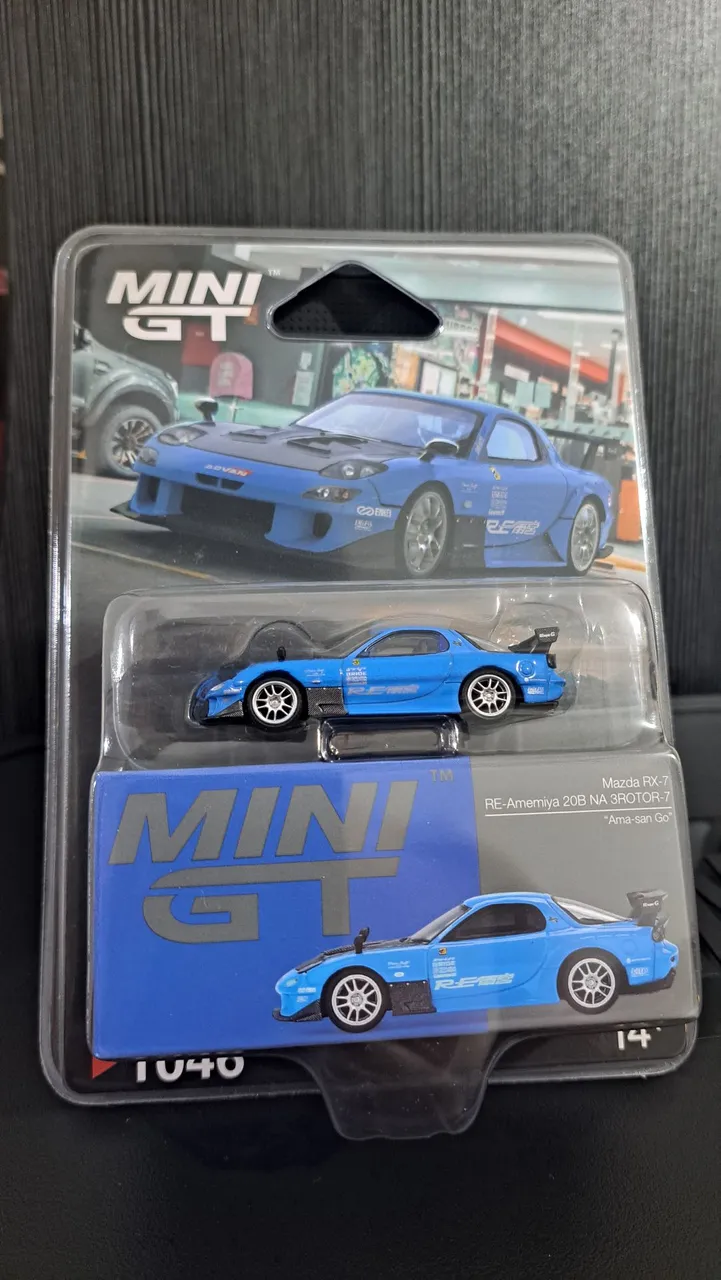 MINI GT Tooned Qube Carz 002 Nissan GT-R R35 (Lacrada) - Hobbies e