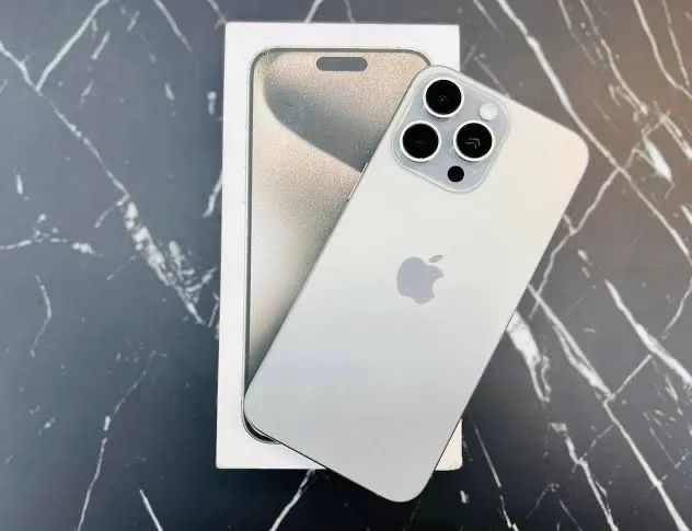 iPhone 15 Pro Max 512GB JÁ BLINDADO  - Foto 2