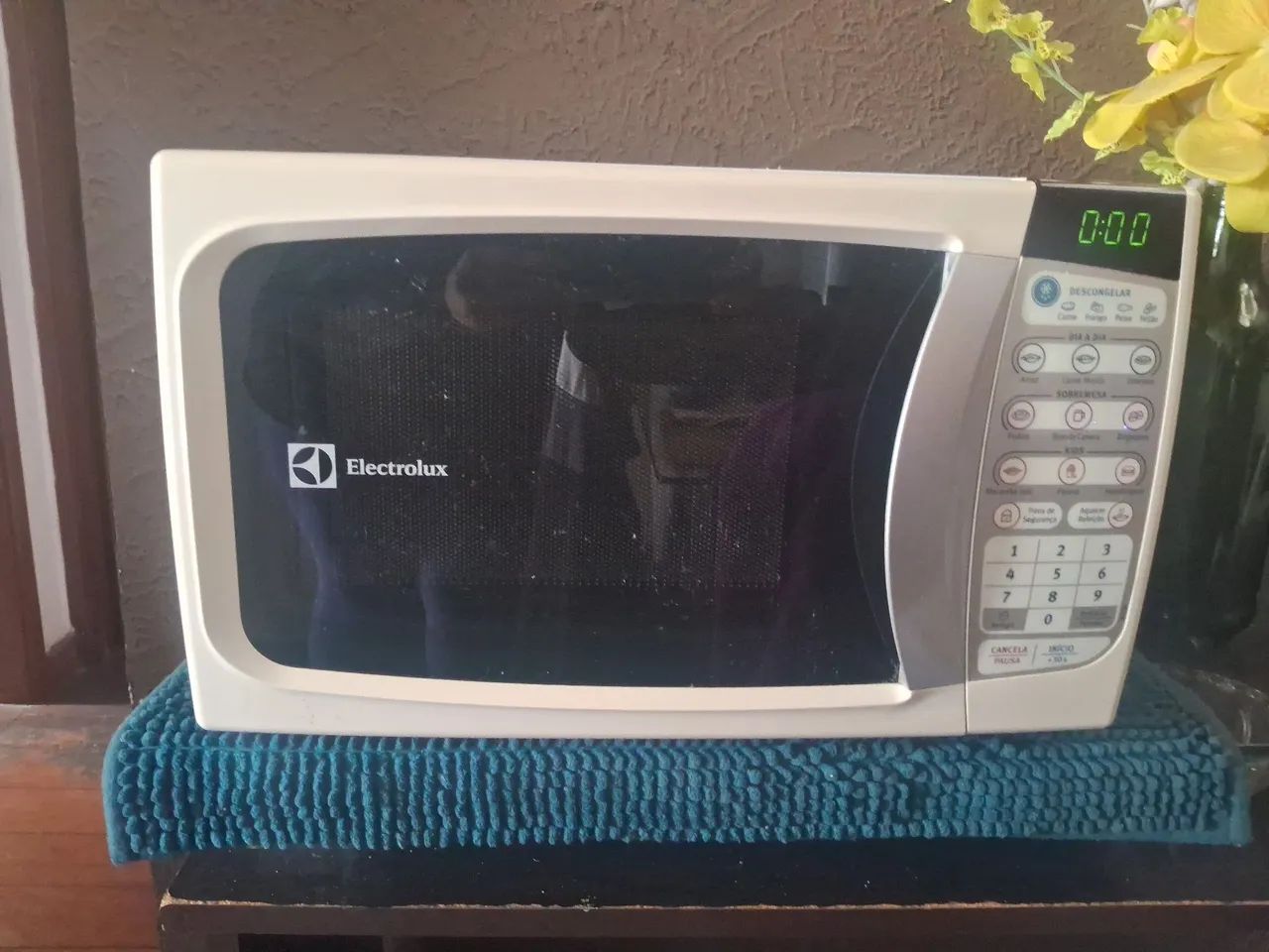 Microondas Electrolux 20 litros ( Funcionando perfeitamente) - Foto 5
