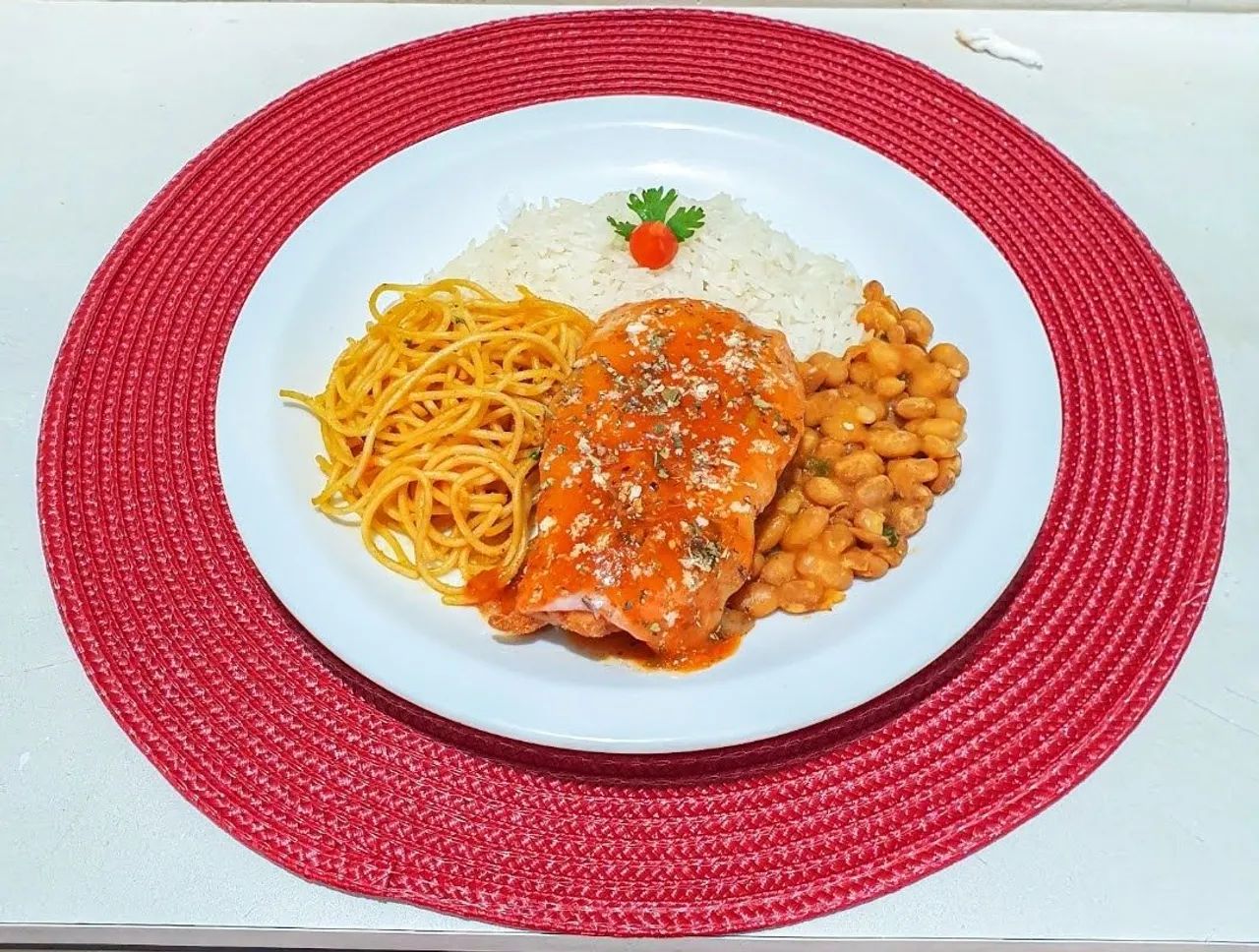 PRECISA-SE DE AUXILIAR DE COZINHA  - Foto 2