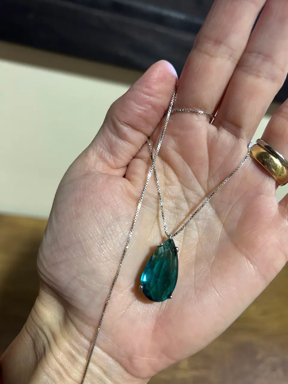 Colar de prata, com pedra verde - Foto 2