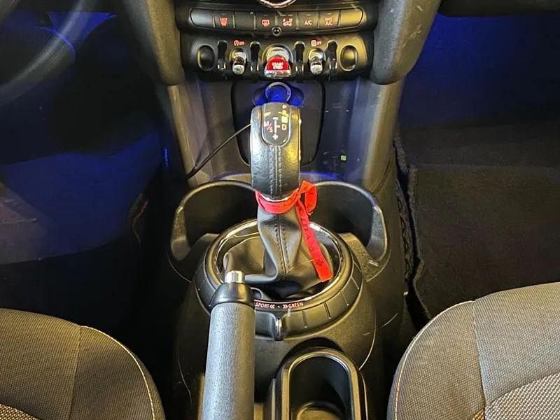 MINI Cooper 1.5 12V Twinpower Gasolina 4P Steptronic, foto 13 de 13