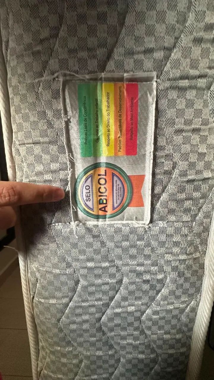 Vendo colchão solteiro linha ouro, com molas ensacadas e bambu - Foto 4