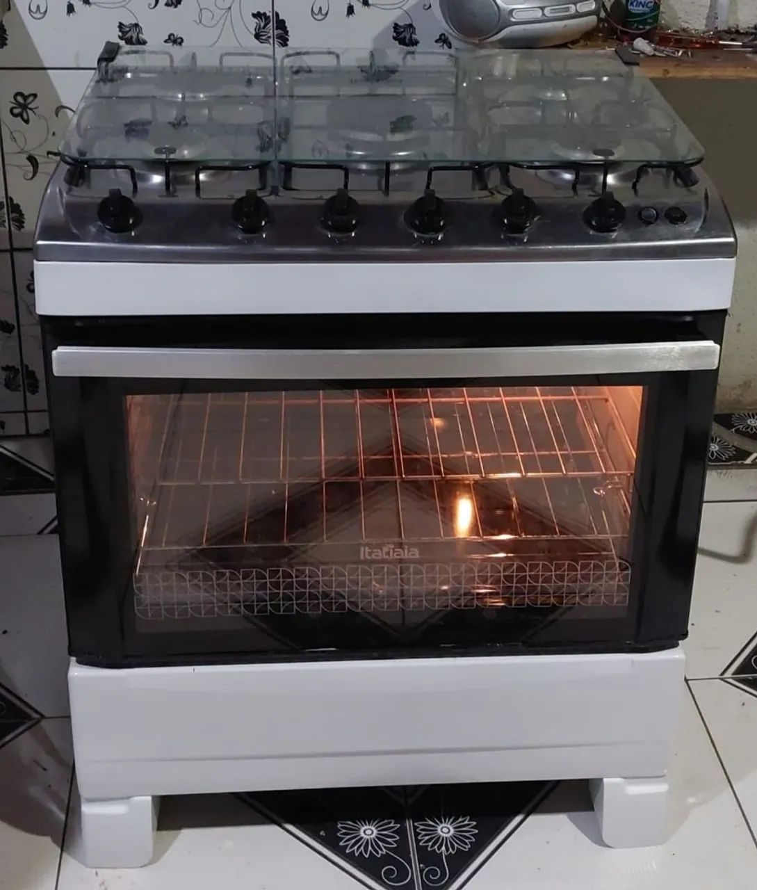 Moderno fogão Itatiaia com tripla chama automático com prateleira deslizante - Foto 2
