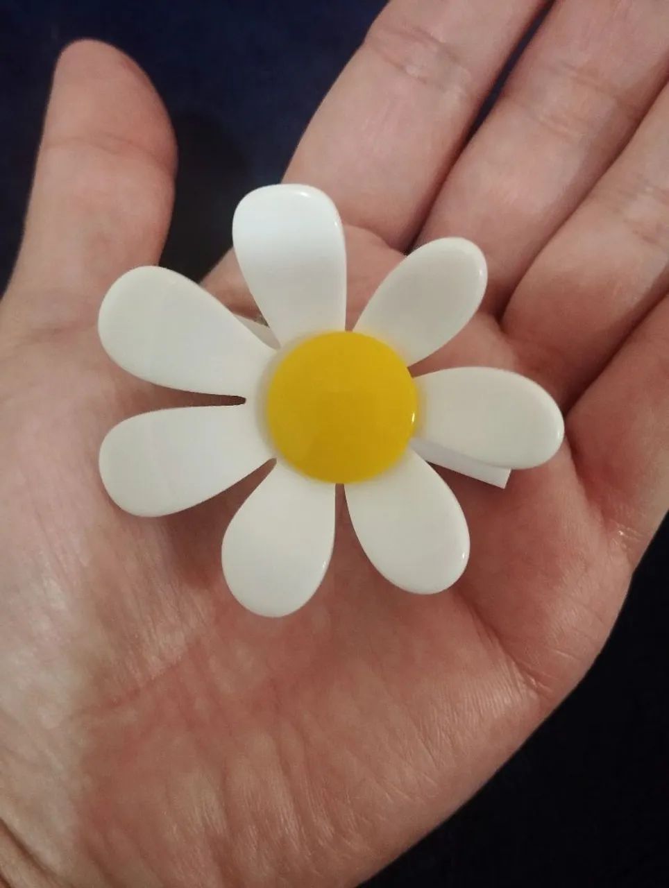 Presilha de cabelo flor margarida branca  - Foto 4