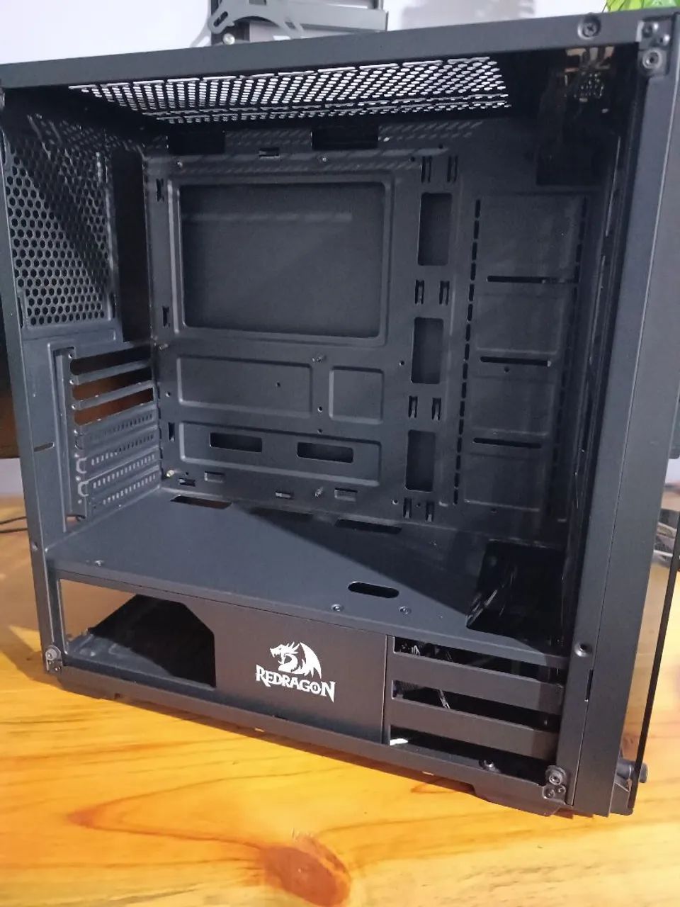 Gabinete redragon whell jack 