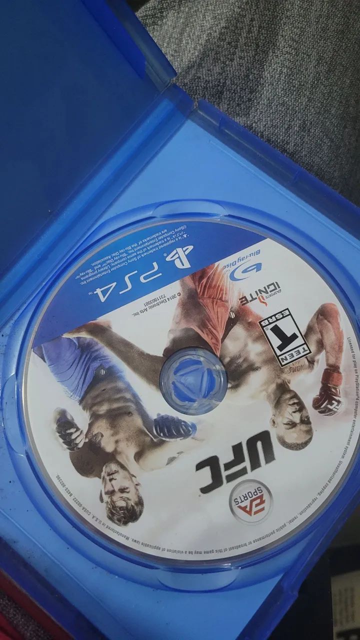 PS4 UFC  - Foto 2