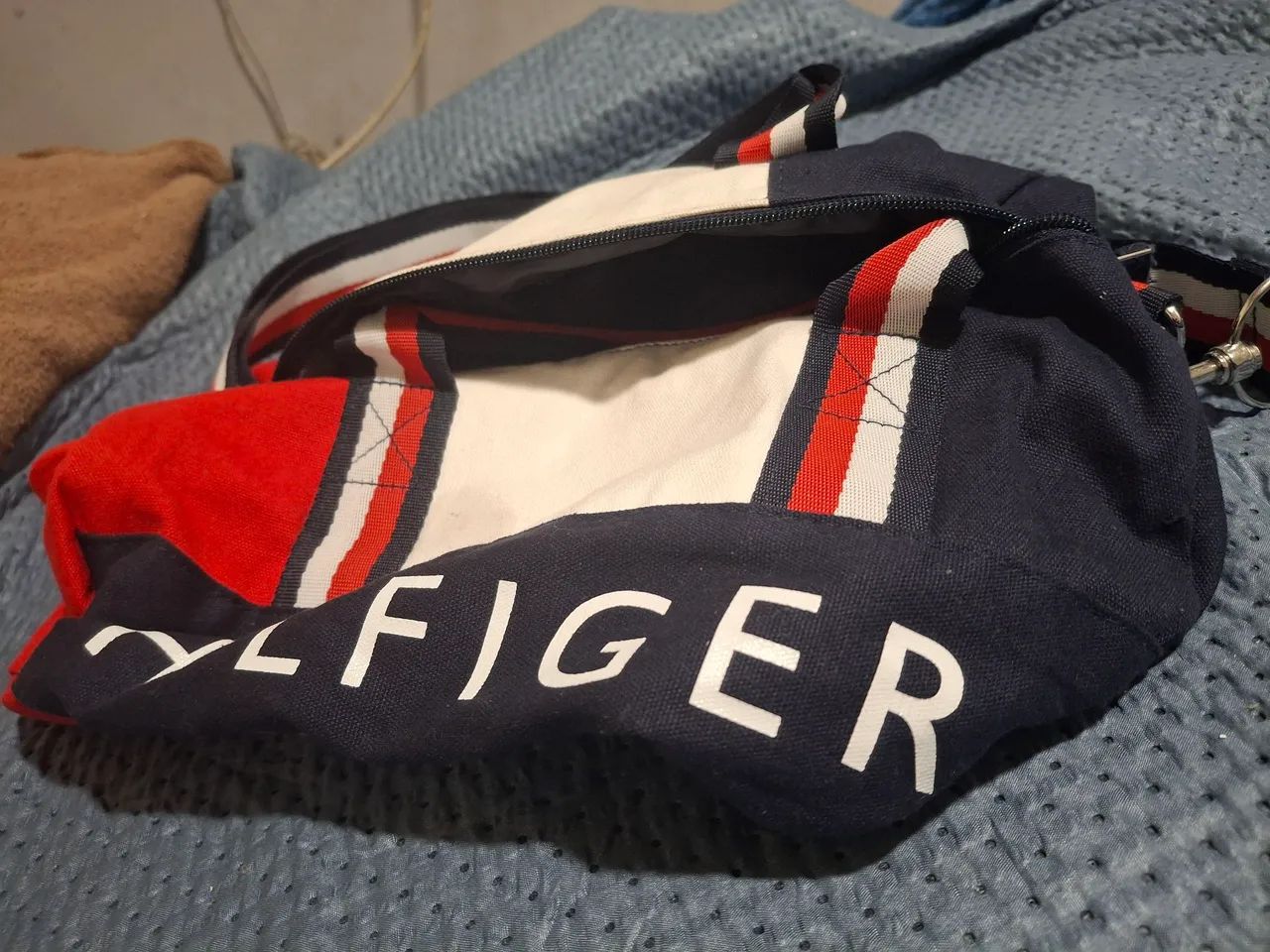 Mala pequena Tommy Hilfiger  - Foto 4