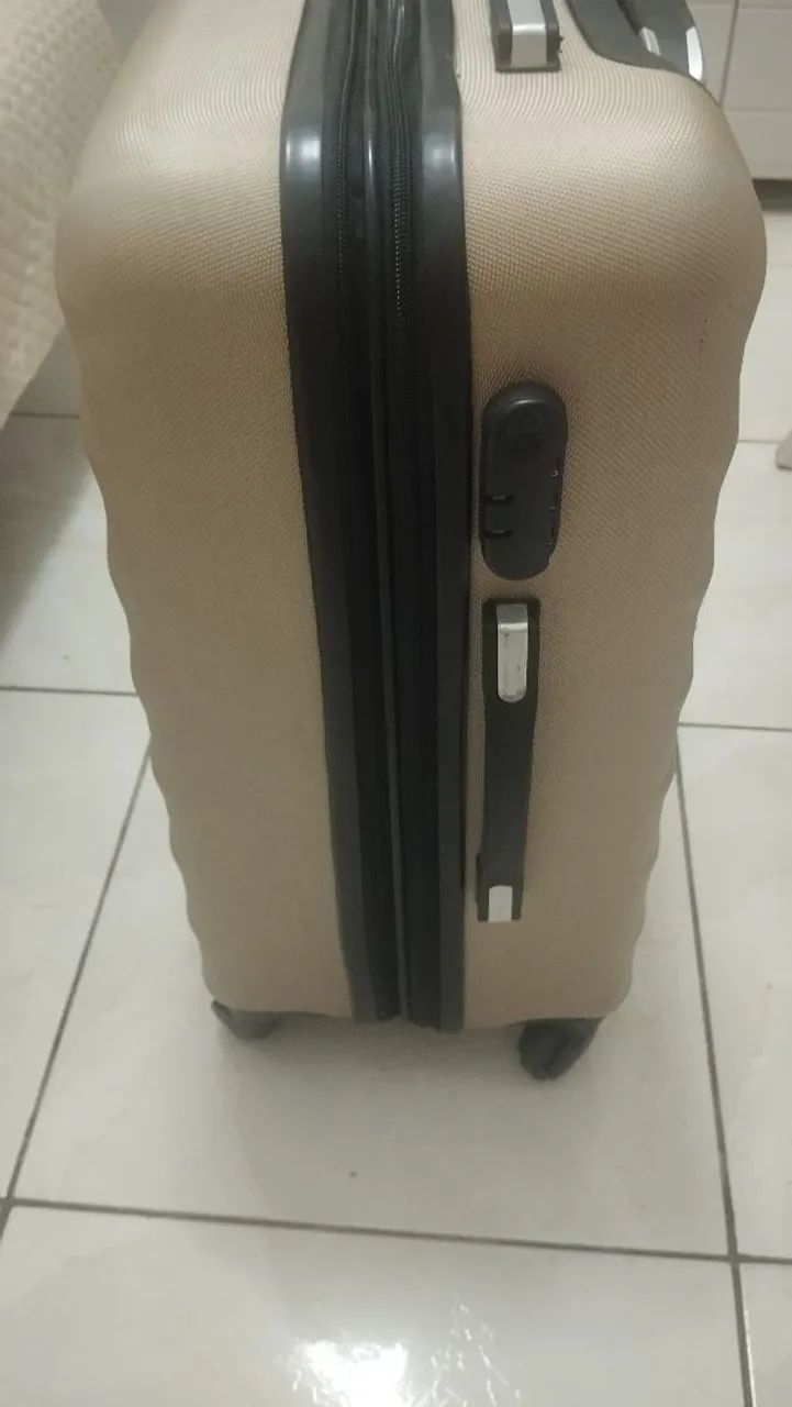 Mala de viagem rígida super conservada  - Foto 4