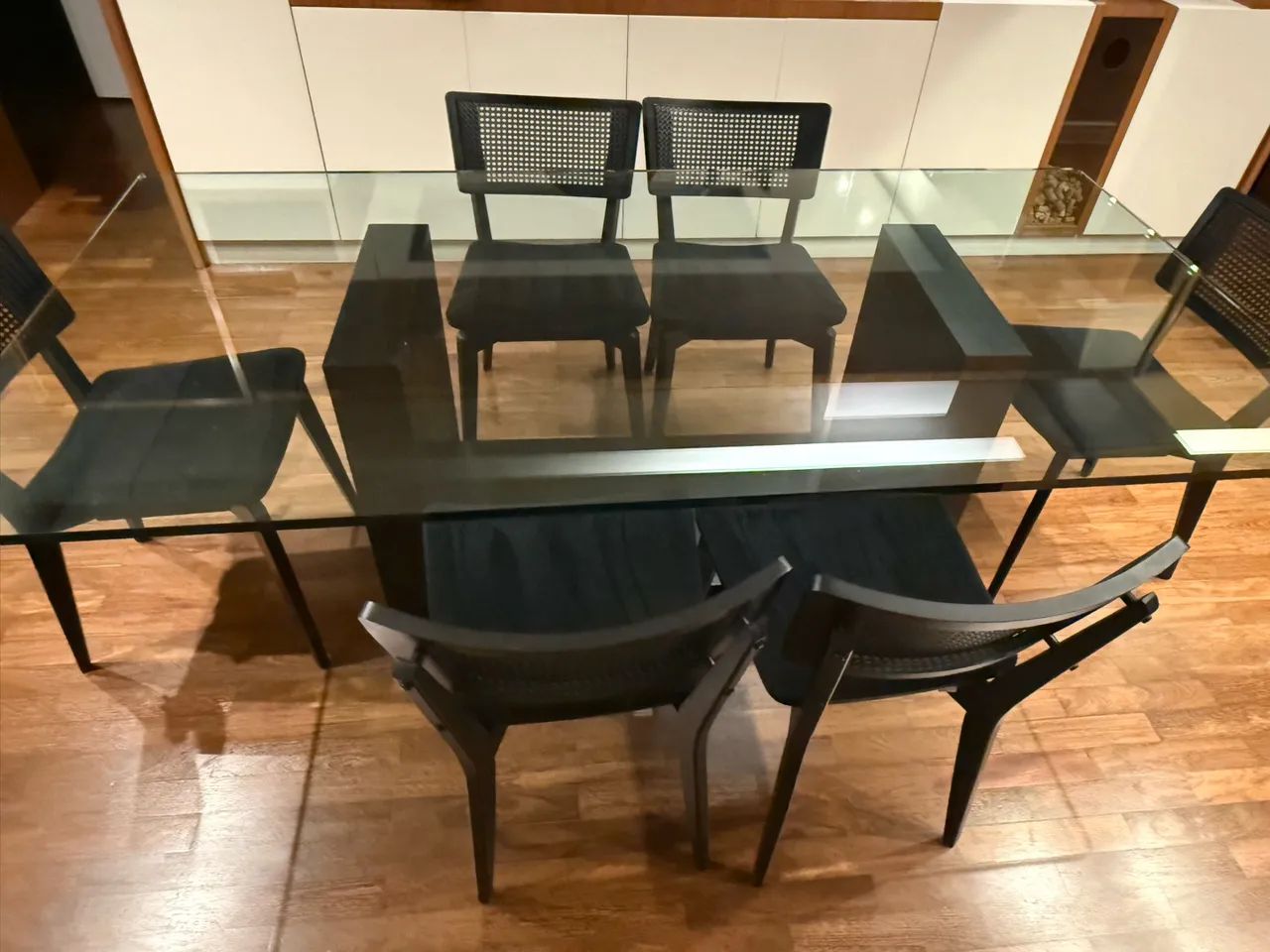 Mesa de jantar de vidro + 6 cadeiras Tok&Stok - Foto 3