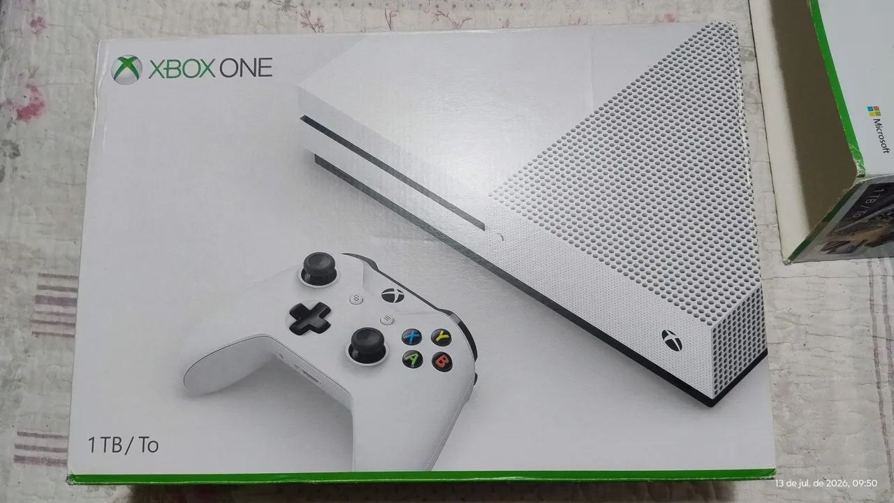 Console Microsoft Xbox One  1Tb + 2 controles - Foto 2