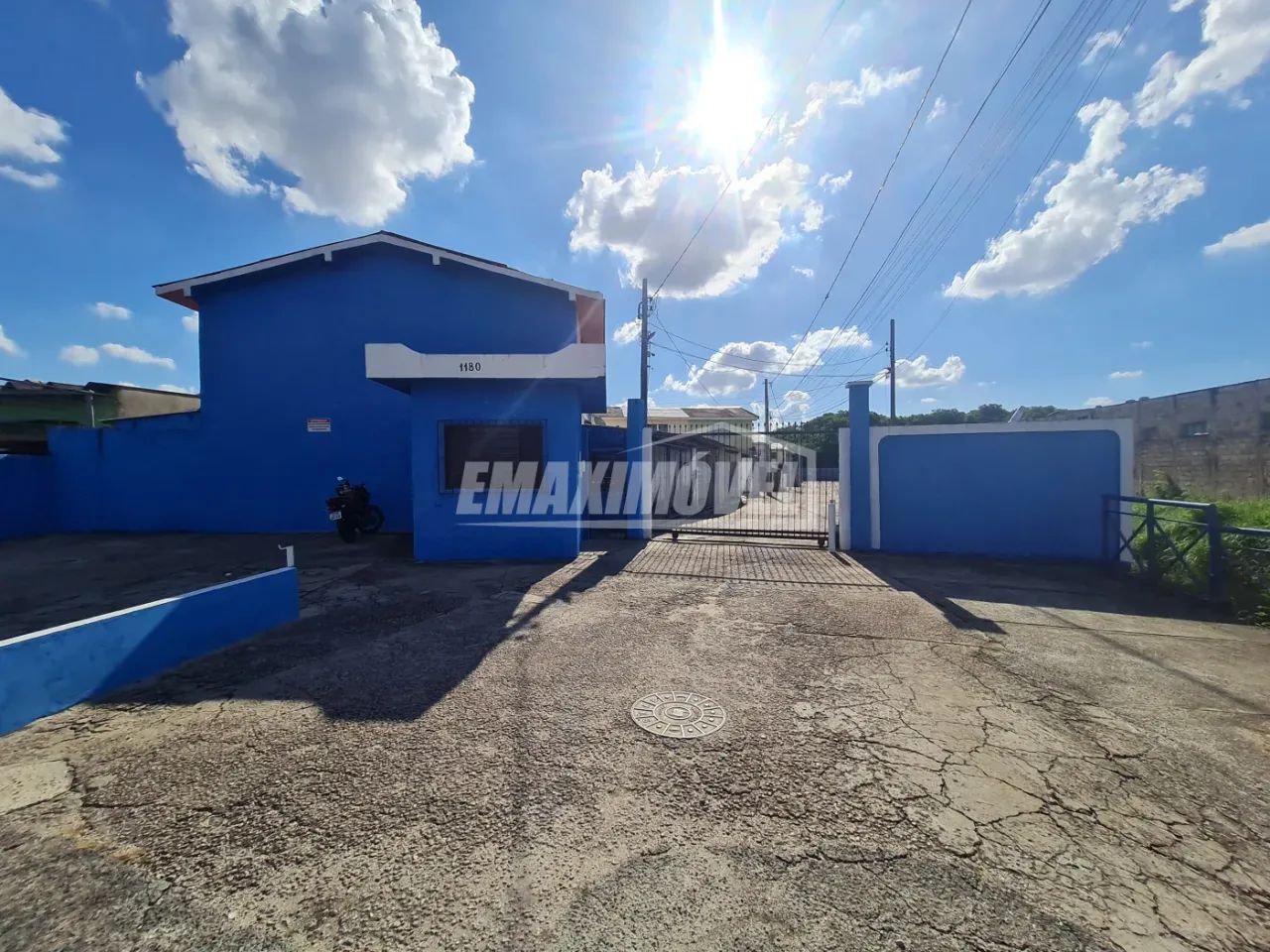 Casa com 2 quartos para locação na Vila Assis em Sorocaba/SP