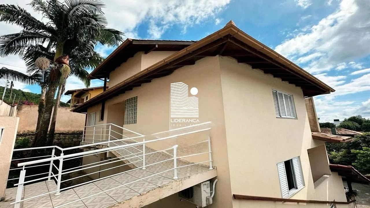 CASA 05 DORMITÓRIOS NO BAIRRO TRINDADE - Foto 2