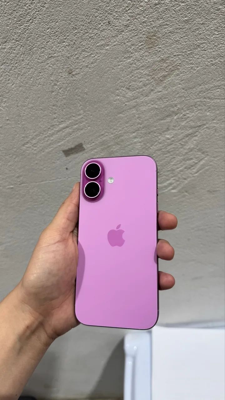 iPhone 16 