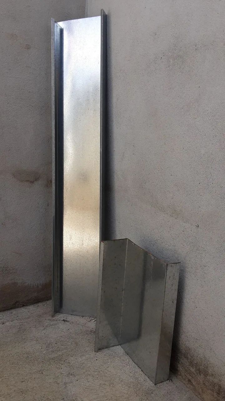 Vendo Rufo/ calha para muro