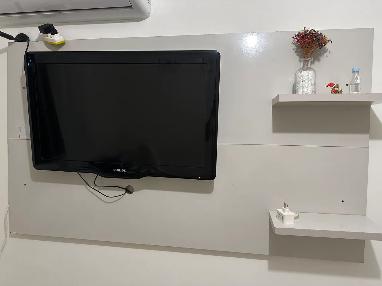 Painel de tv médio. 