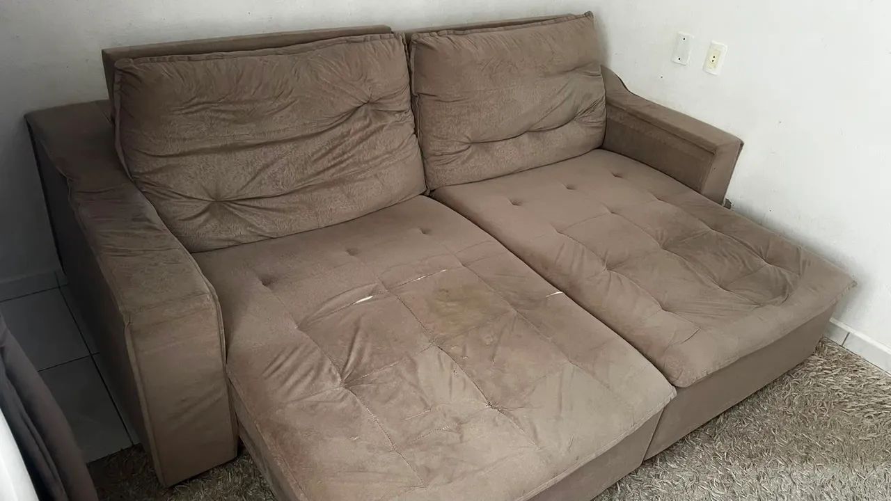 Vende-se sofá retrátil de 4 lugares  - Foto 2