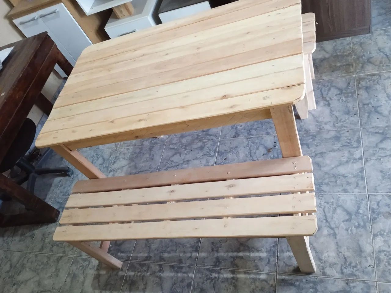 Mesa 1,20cm com 2 bancos - Foto 2