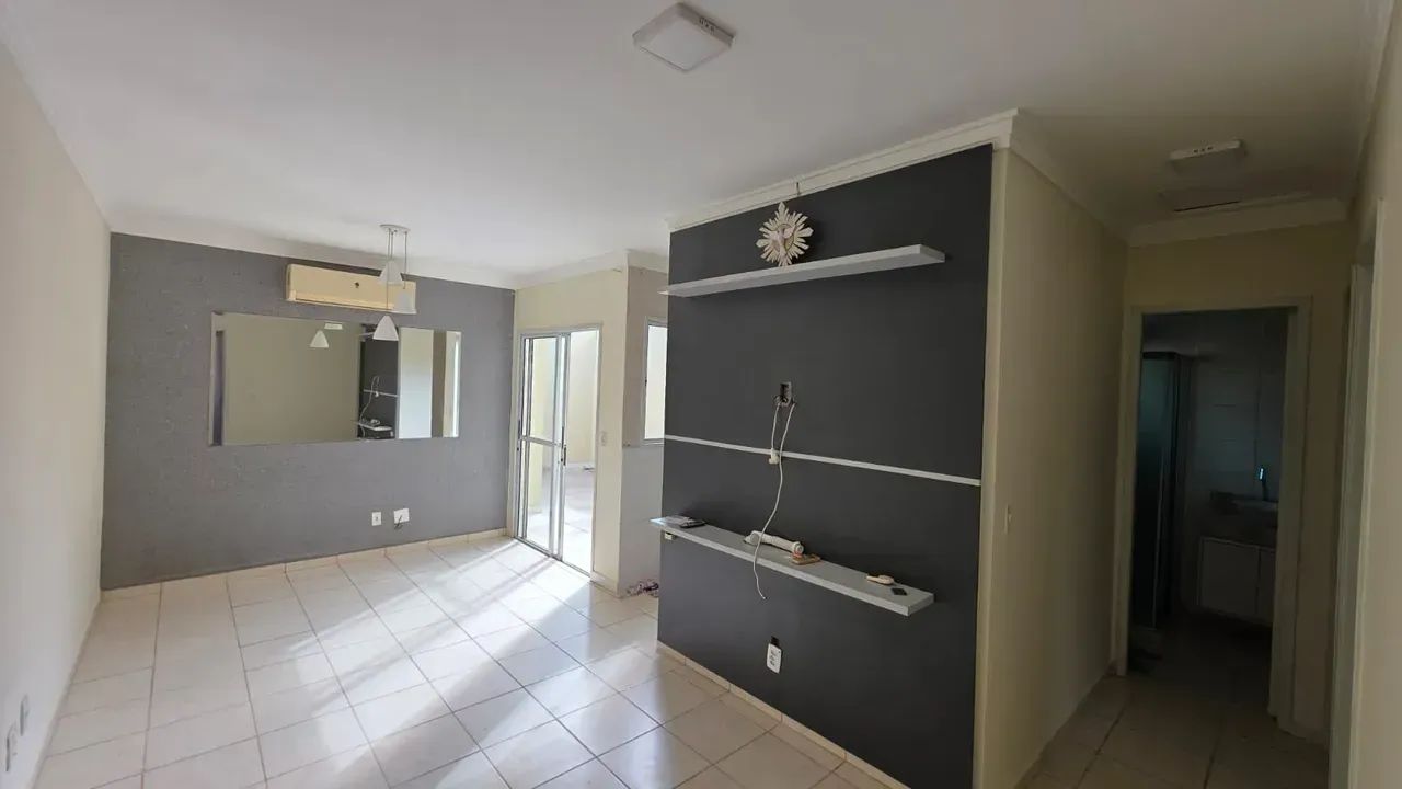 Casa 2/4 com moveis planejados e Garagem coberta Condomínio Esmeralda