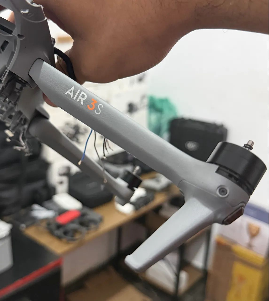 Drone dji Air 3s Braço com Motor