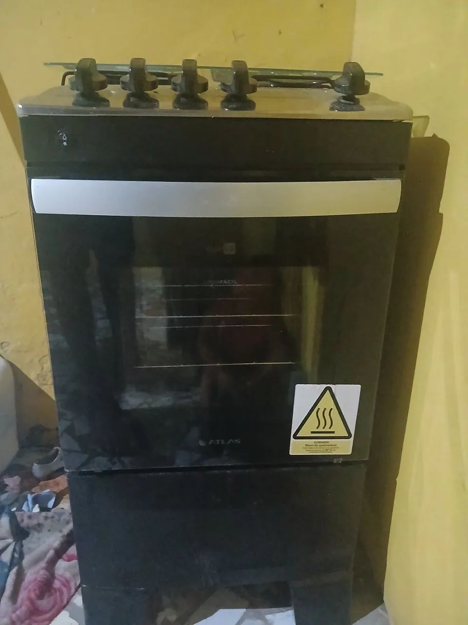 Fogão 4 bocas 4 meses de uso minha vizinha está vendendo quem quiser preço bom - Foto 2