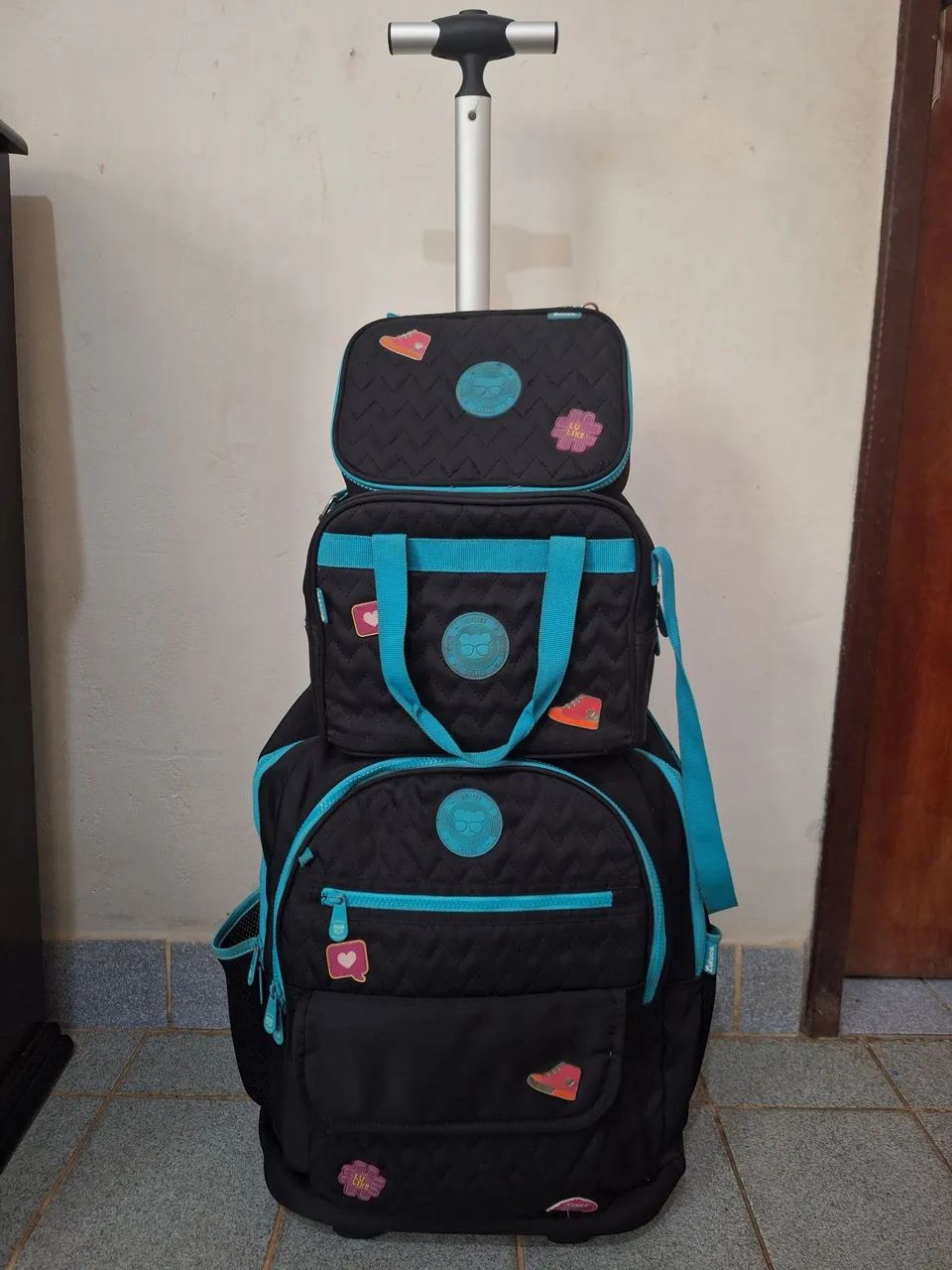 Kit mochila escolar com rodinhas luluca 