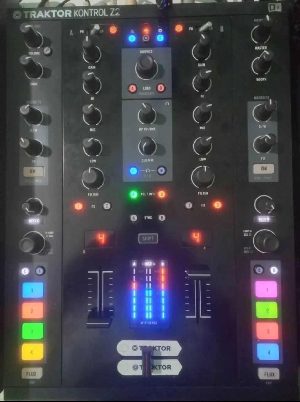 Mixer Traktor Z2 (perfeito estado) - Instrumentos musicais