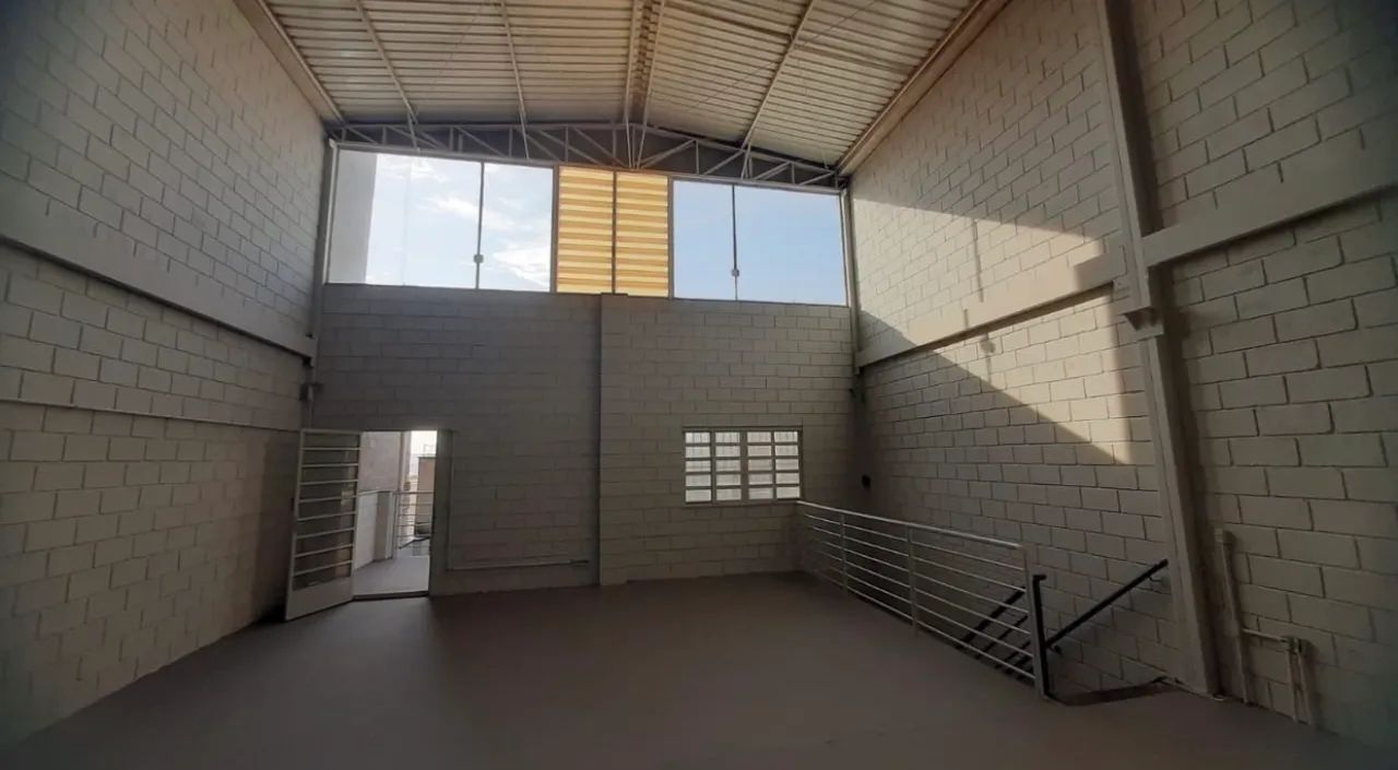 Barracão em ótima localização - Foto 4