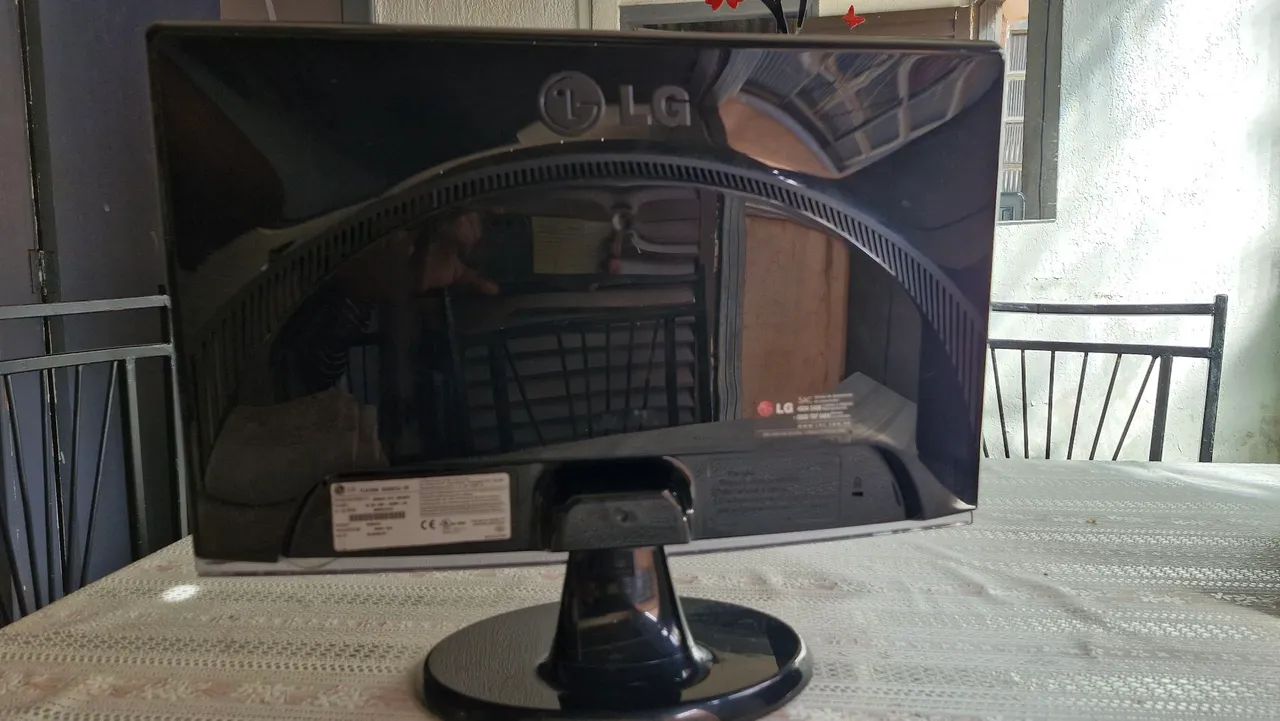 Monitor LG Flatron W2053TQ-PF - Foto 2